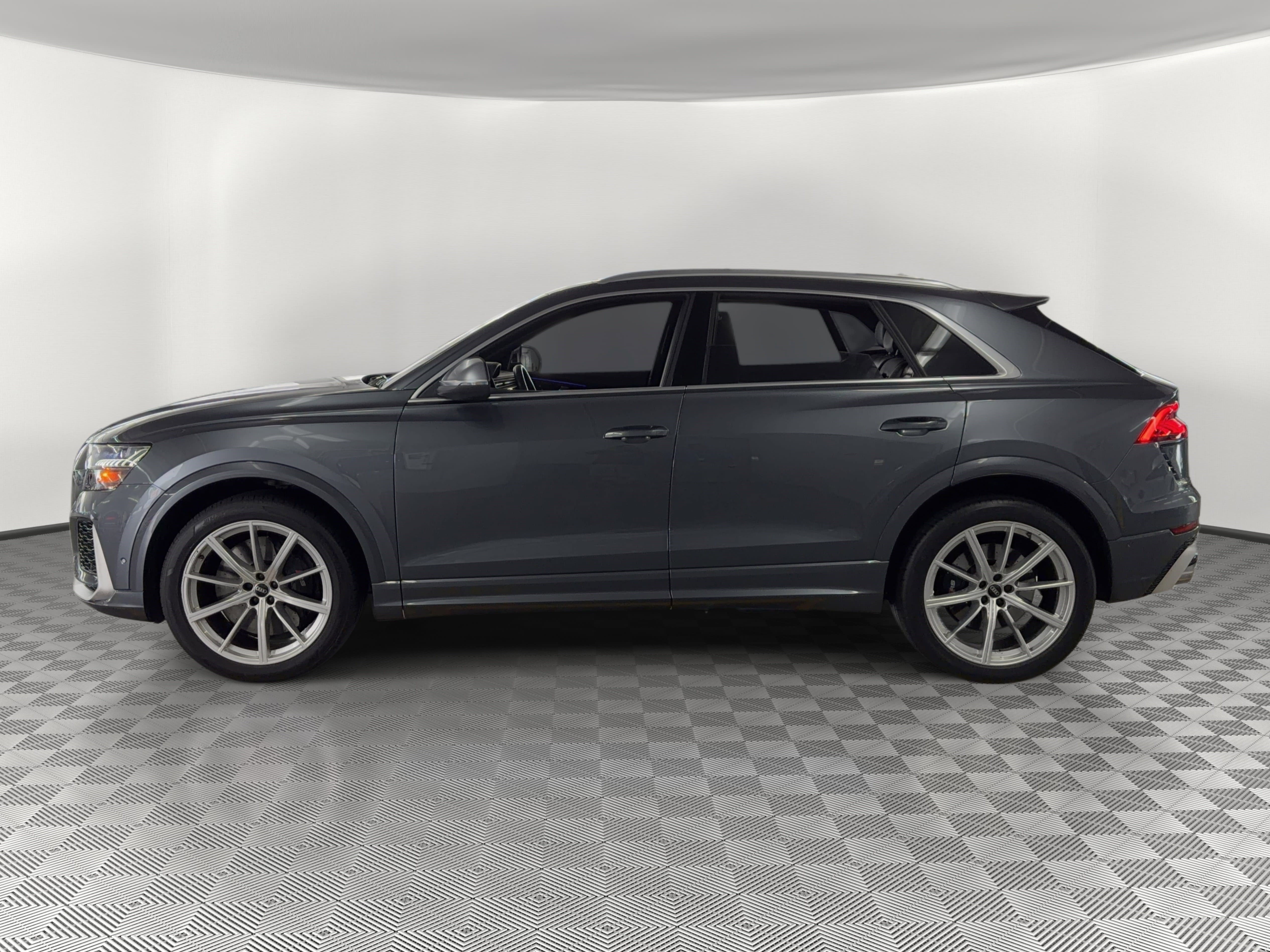 Used 2022 Audi RS Q8 AWD/4WD image 2