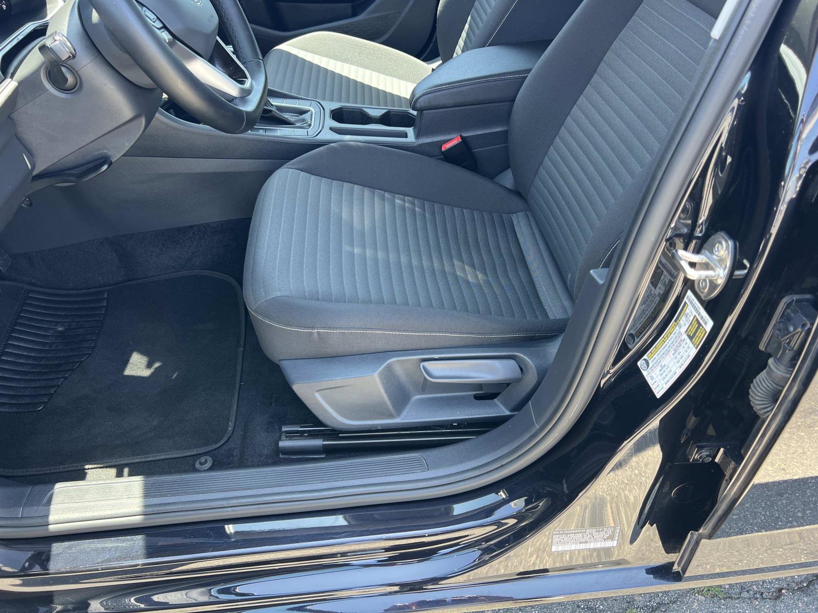 Certified 2024 Volkswagen Jetta S FWD image 17