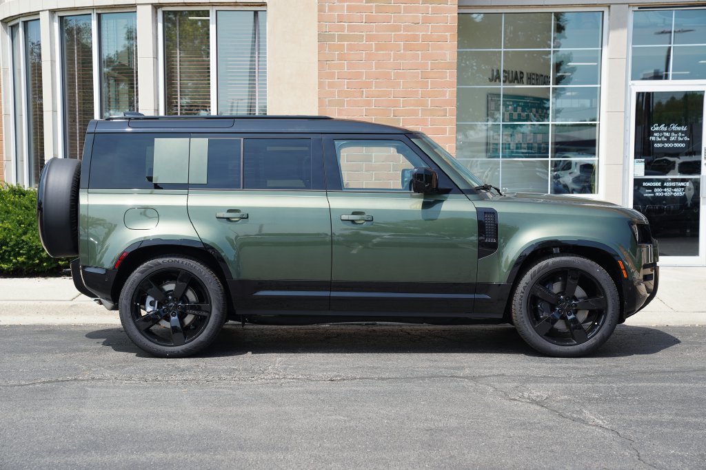 New 2026 Land Rover Defender 110 X-Dynamic SE AWD/4WD image 7
