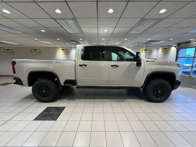 New 2026 Chevrolet Silverado 2500 ZR2 AWD/4WD image 3