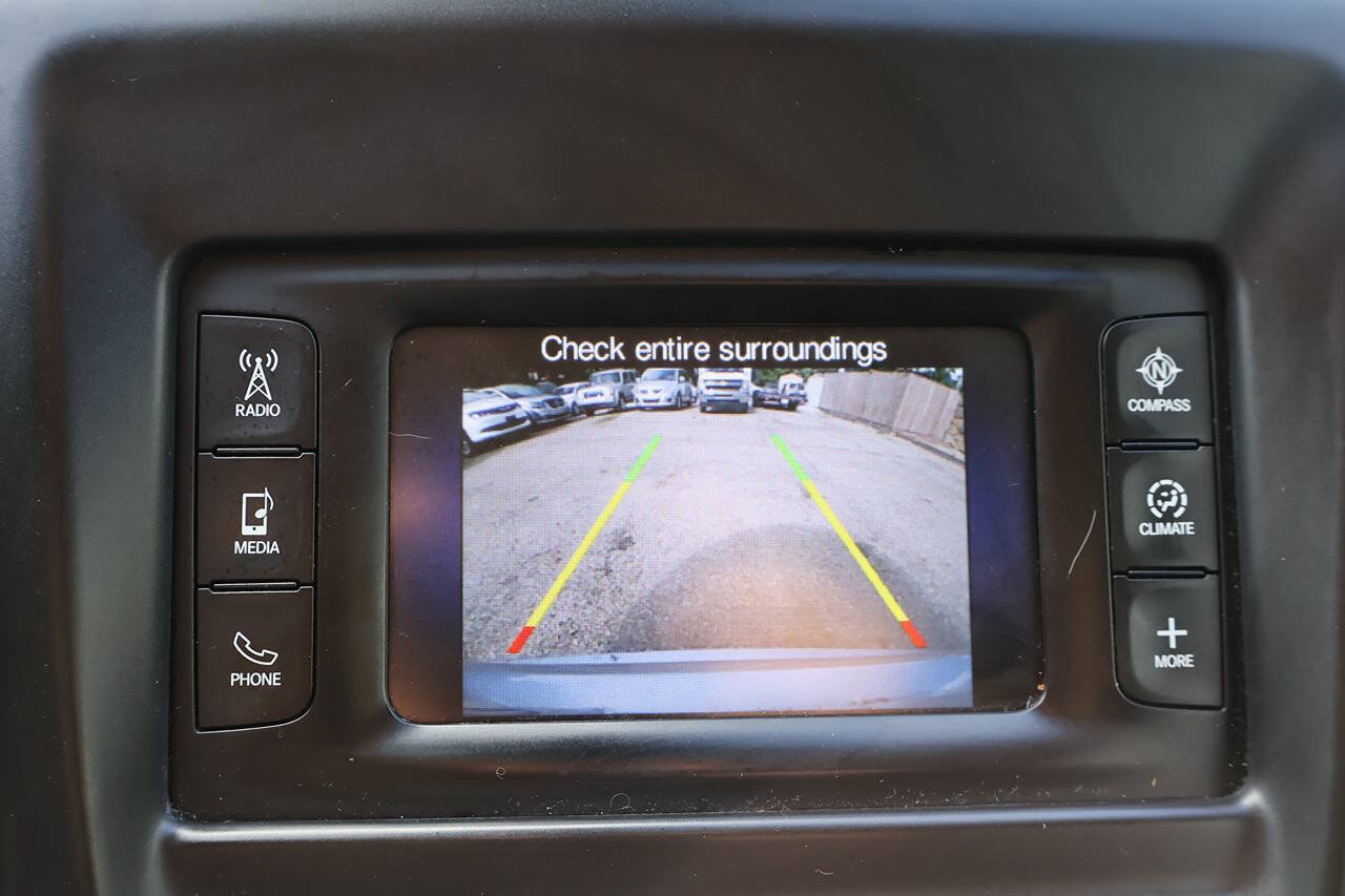 Used 2015 Chrysler 200 Limited w/ Convenience Group FWD image 28