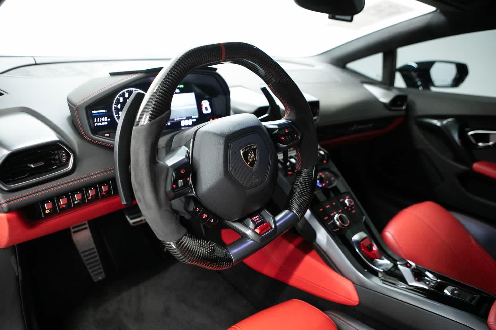Used 2015 Lamborghini Huracan LP 610-4 AWD/4WD image 4