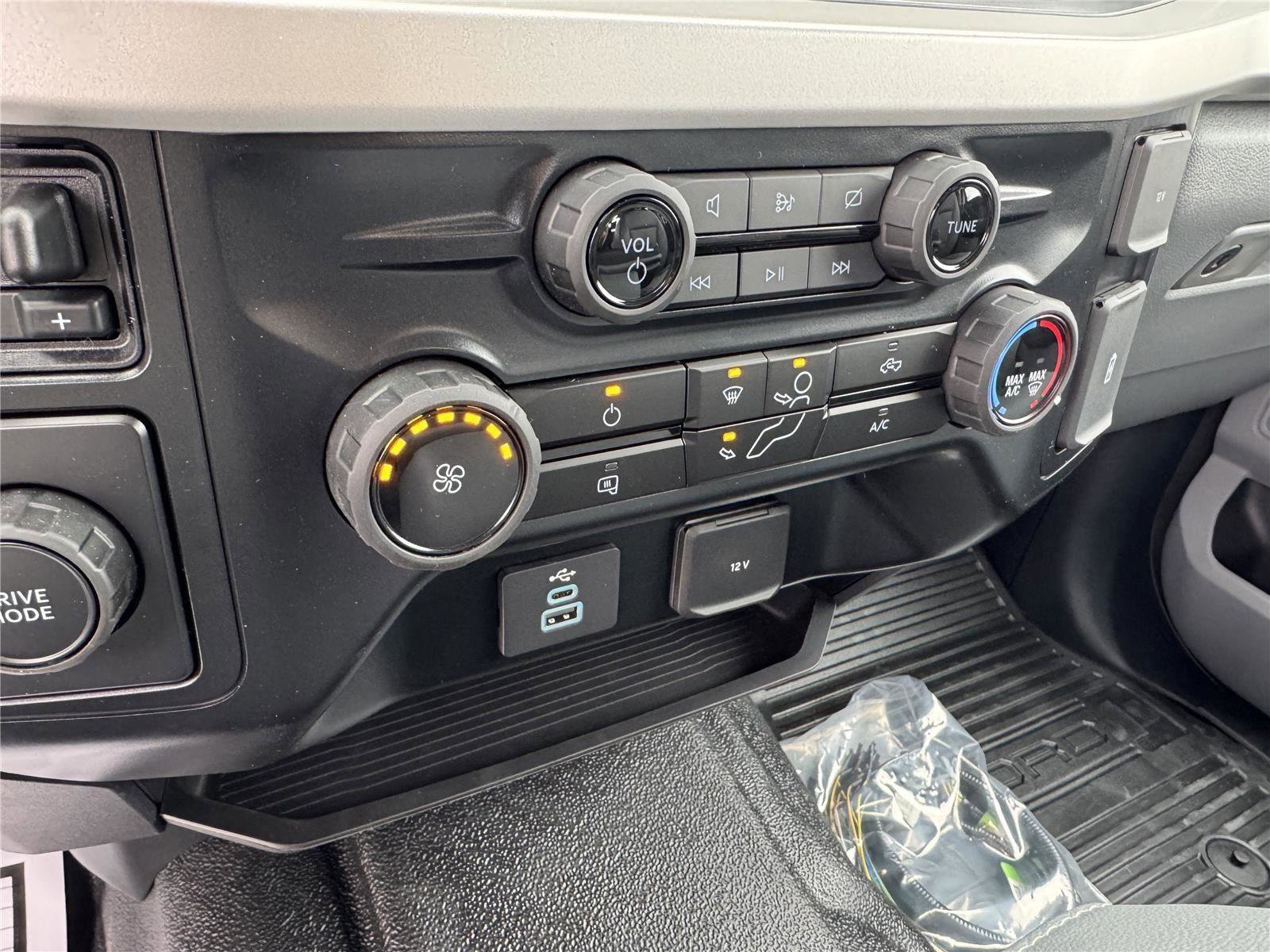 New 2024 Ford F450 XL RWD image 23