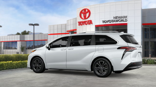 New 2026 Toyota Sienna Platinum AWD/4WD image 10