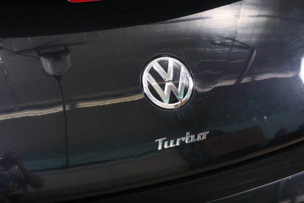 Used 2013 Volkswagen Beetle 2.0T image 17