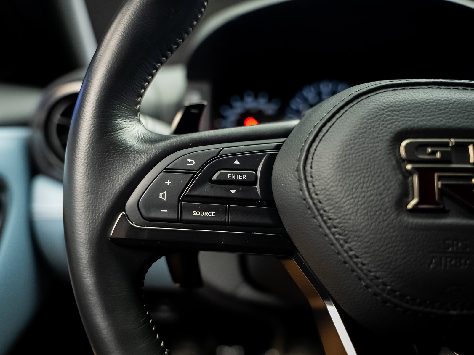 Used 2024 Nissan GT-R AWD/4WD image 43