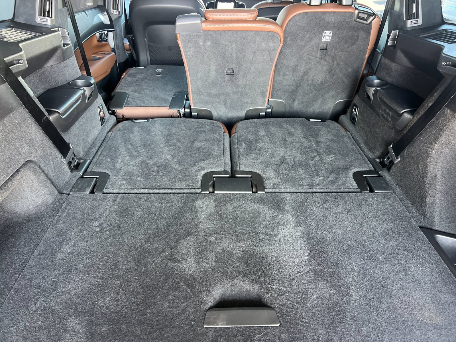 Certified 2023 Volvo XC90 T8 Ultimate w/ Lounge Package AWD/4WD image 20