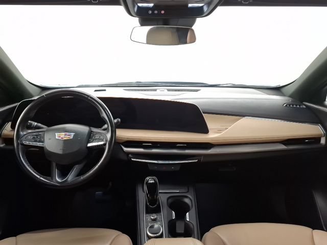 Used 2025 Cadillac XT4 Premium Luxury FWD image 13