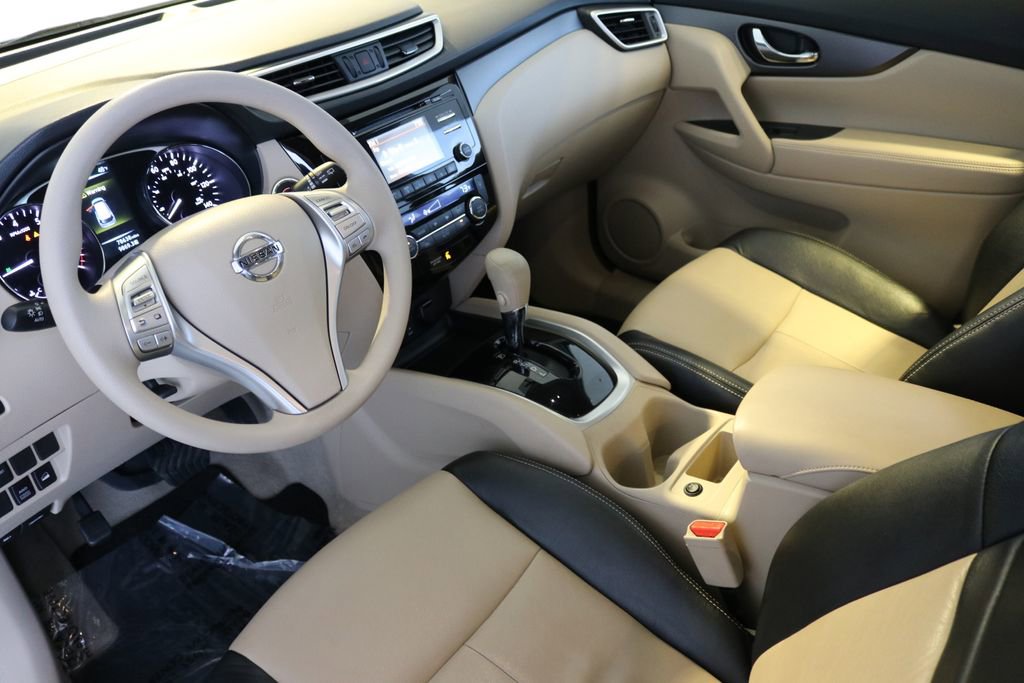 Used 2014 Nissan Rogue SV image 18