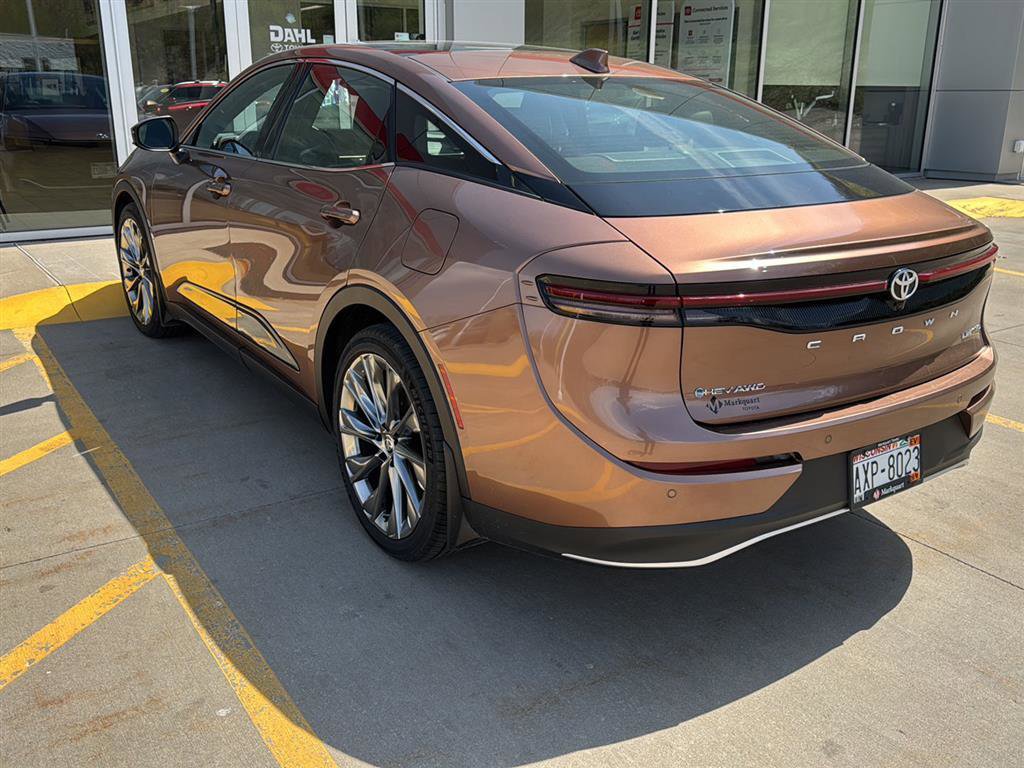 Used 2025 Toyota Crown Limited w/ Advanced Technology Package AWD/4WD image 10