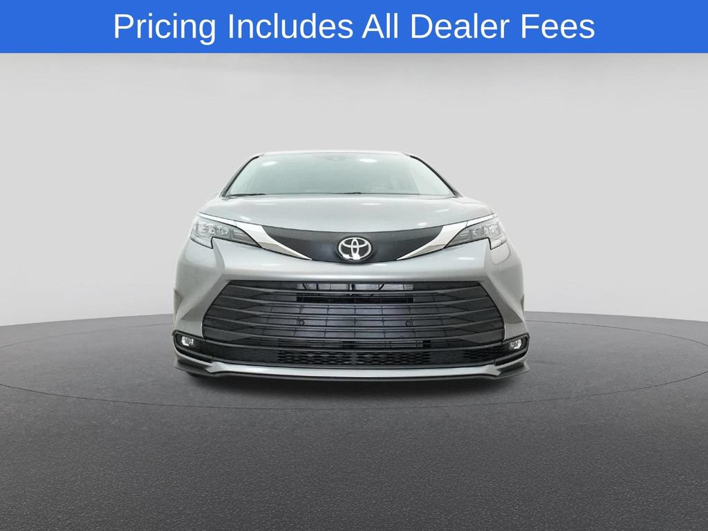 New 2026 Toyota Sienna XLE FWD image 31
