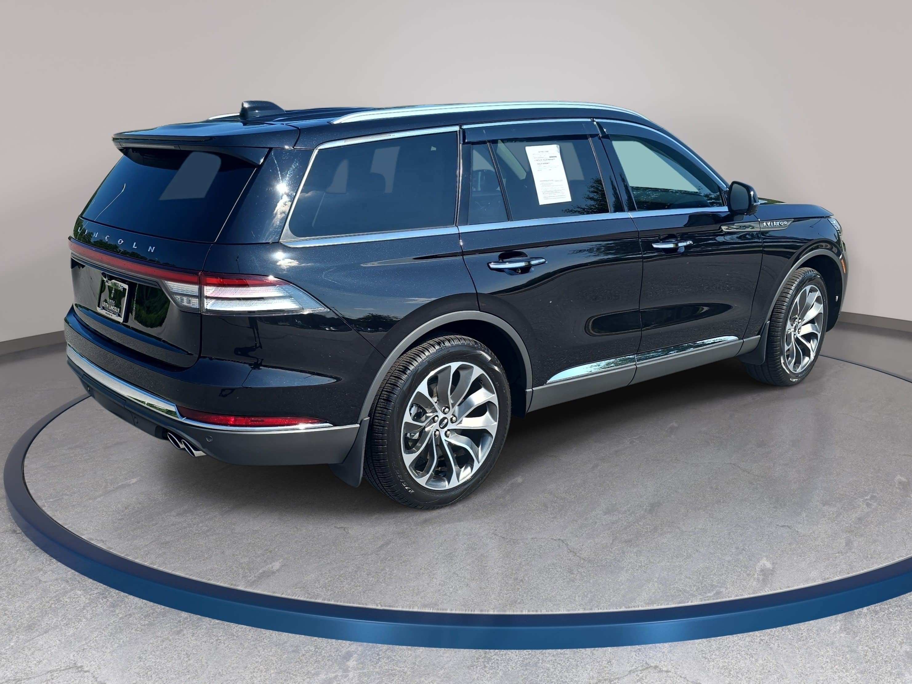 Certified 2026 Lincoln Aviator Reserve AWD/4WD image 5