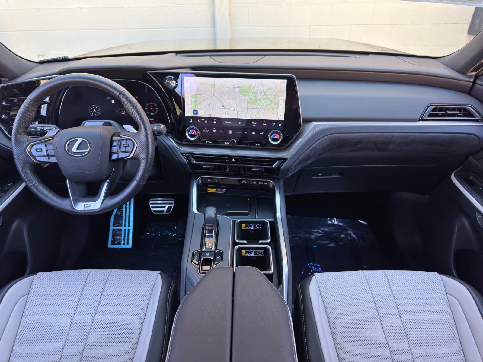 Used 2025 Lexus TX 500h AWD w/ Technology Package image 12