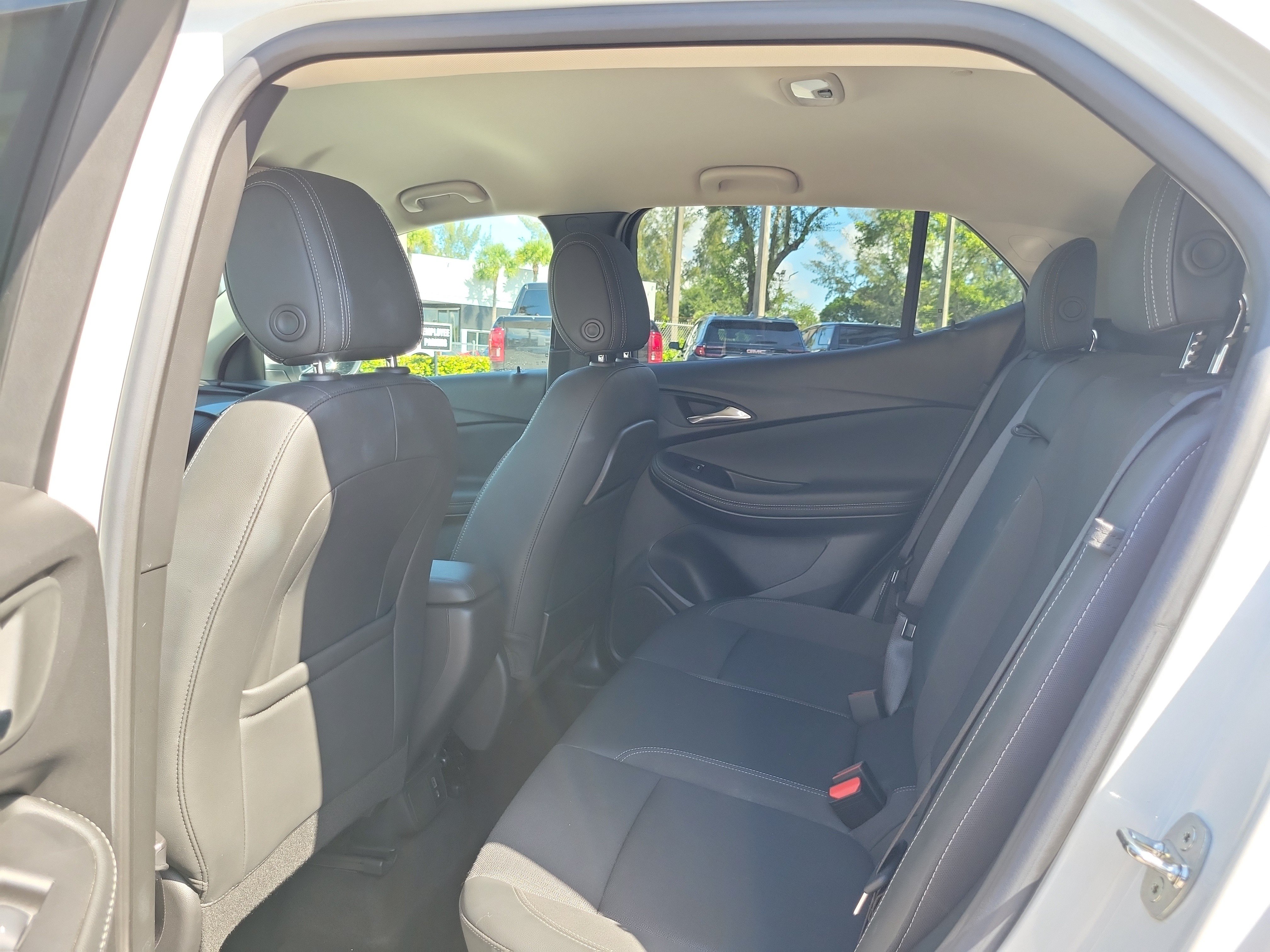 Used 2023 Buick Encore GX Select w/ Sport Touring Package FWD image 13