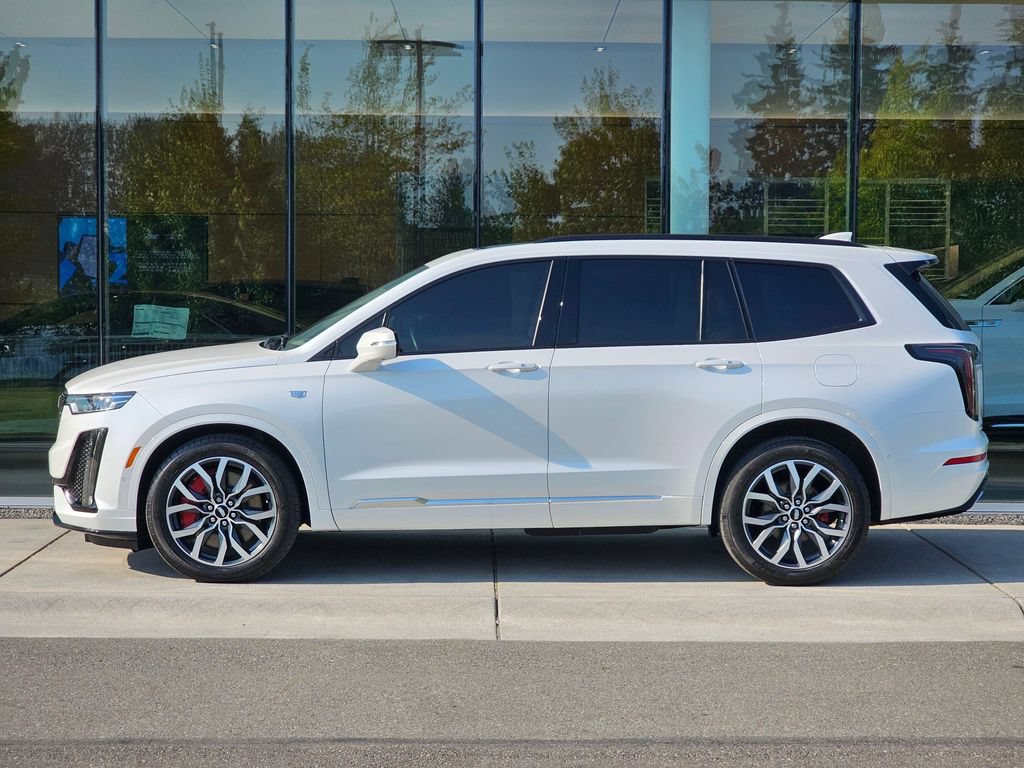 Certified 2023 Cadillac XT6 Sport w/ Platinum Package AWD/4WD image 2