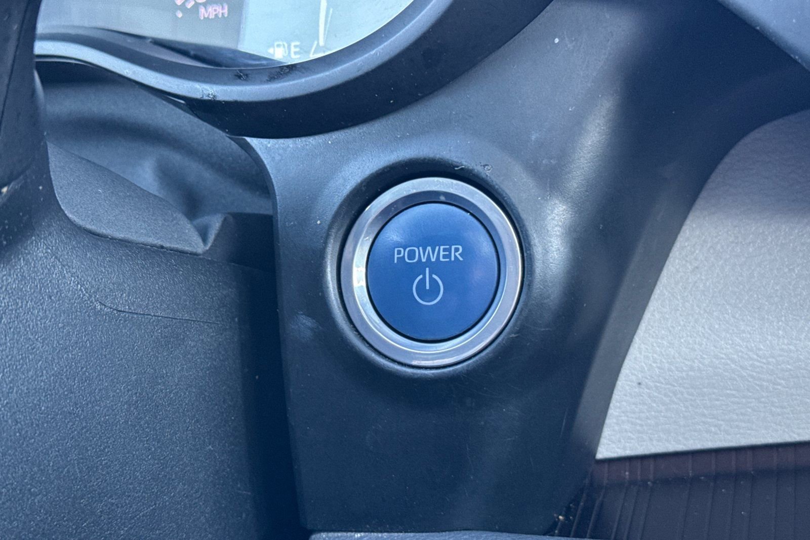 Certified 2023 Toyota Sienna XLE image 28