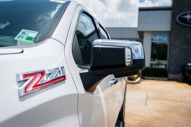 Used 2024 Chevrolet Silverado 1500 LTZ AWD/4WD image 15