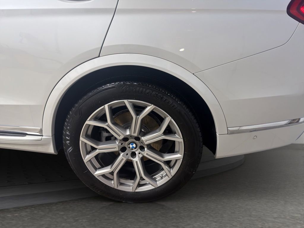 Used 2024 BMW X7 xDrive40i w/ Premium Package AWD/4WD image 26