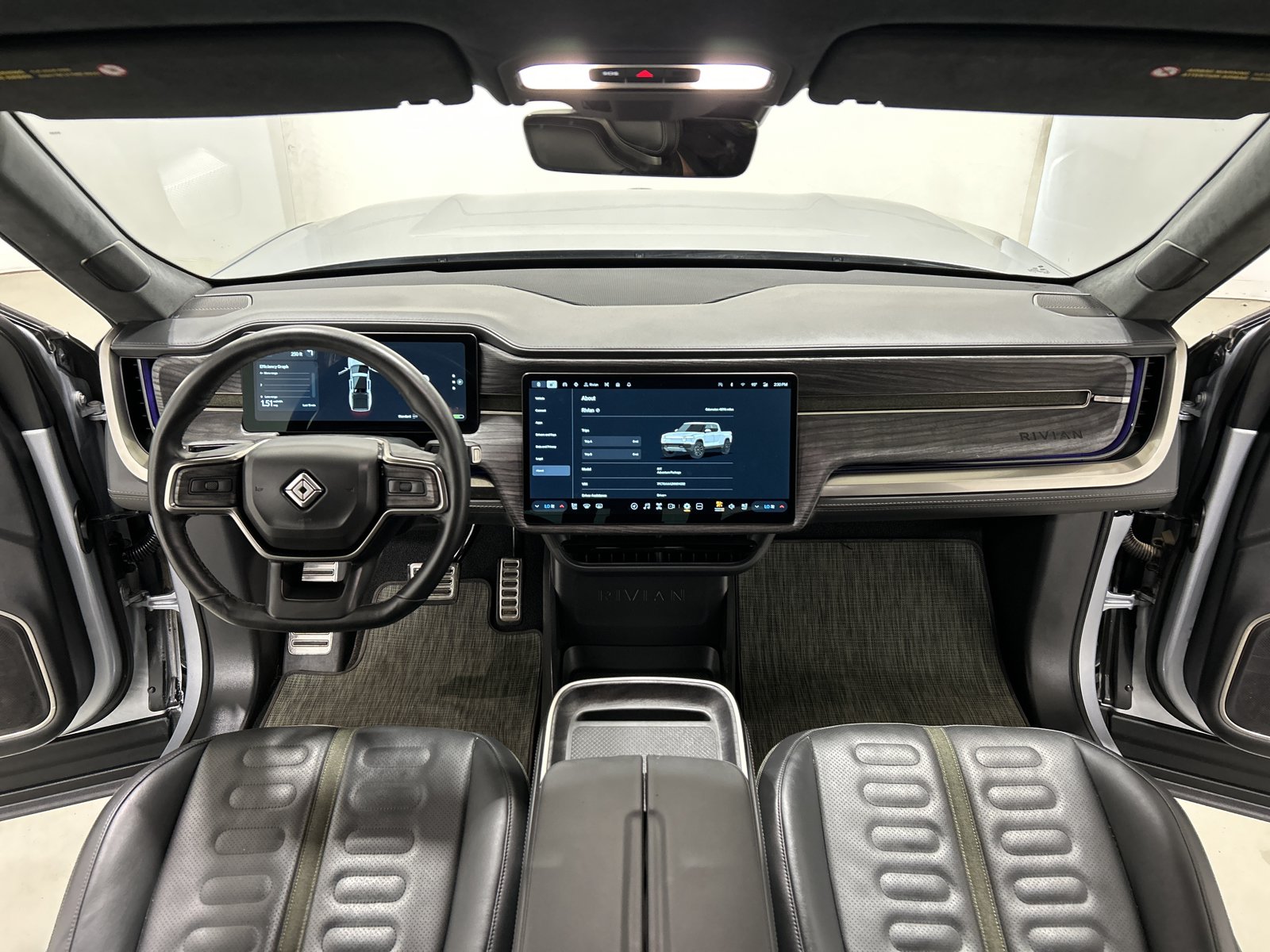 Used 2022 Rivian R1T Adventure AWD/4WD image 25