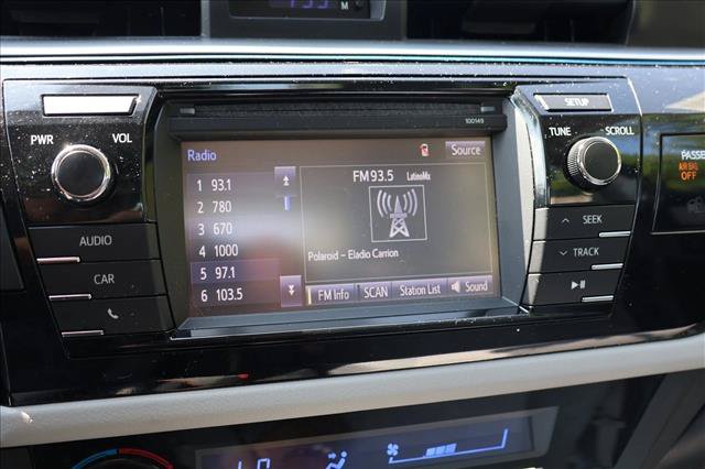 Used 2015 Toyota Corolla LE FWD image 17