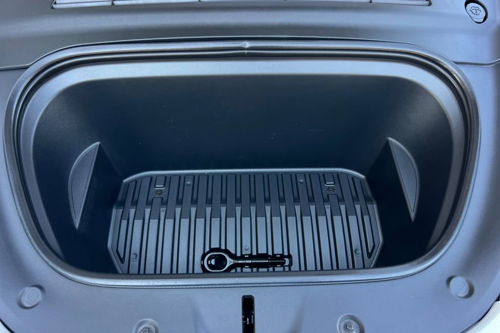 Used 2023 Tesla Model Y Performance image 33
