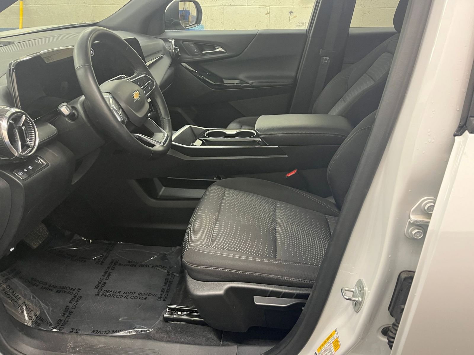 Used 2025 Chevrolet Equinox LT image 22