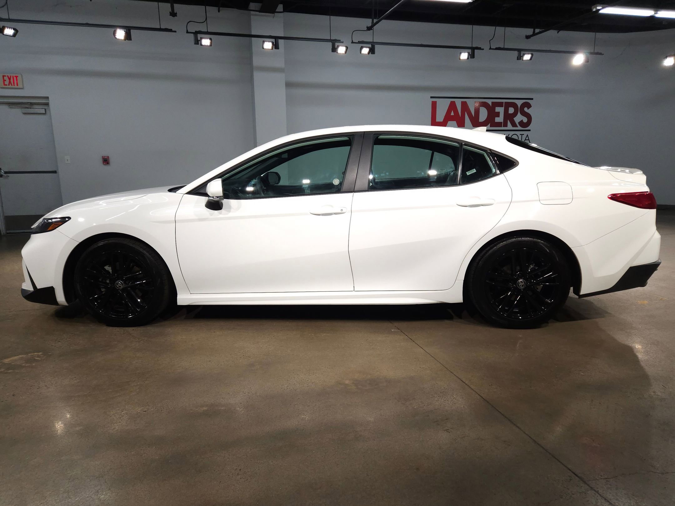 Certified 2025 Toyota Camry SE image 4