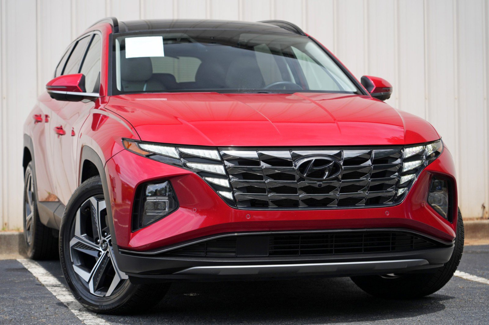 Used 2022 Hyundai Tucson Limited w/ Cargo Package AWD/4WD image 2