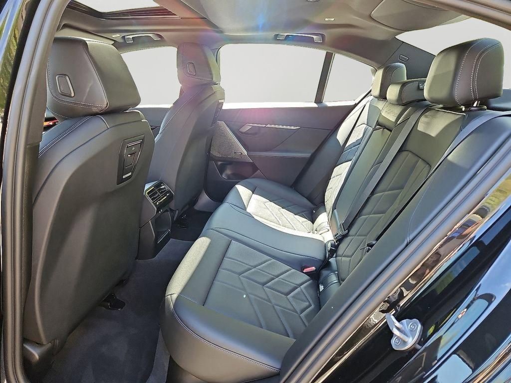 Used 2025 BMW i5 xDrive40 image 10