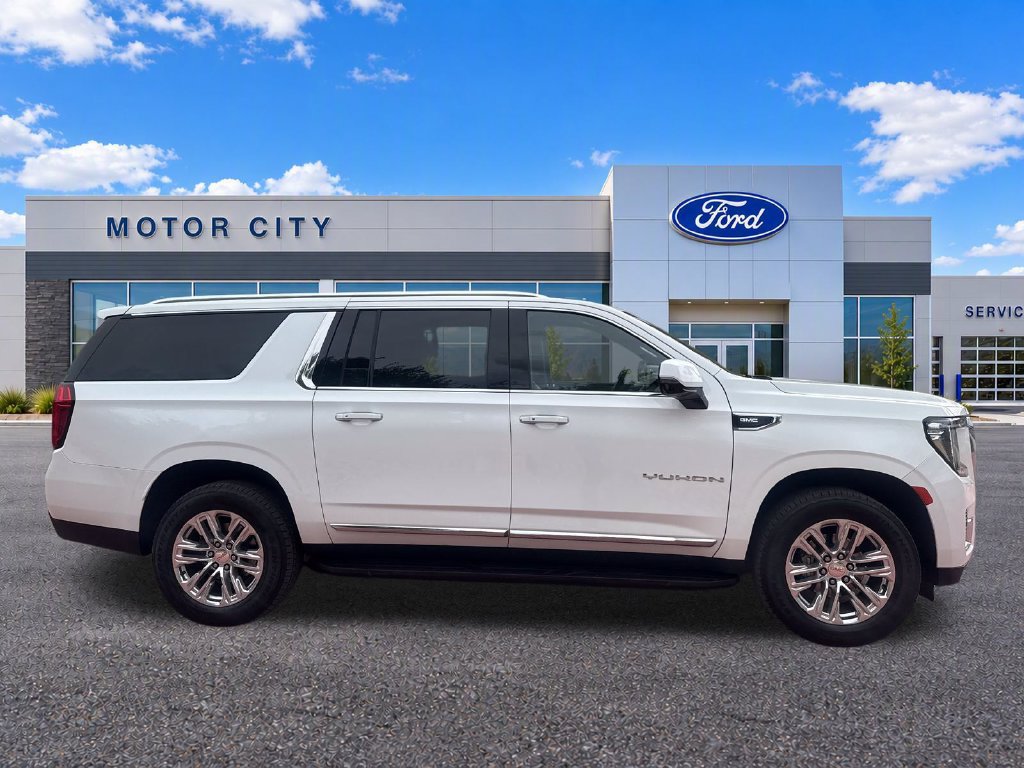 Used 2022 GMC Yukon XL SLT w/ SLT Premium Package AWD/4WD image 10