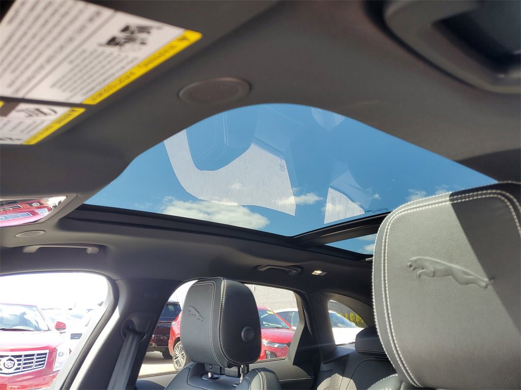 New 2025 Jaguar F-PACE R-Dynamic S image 25