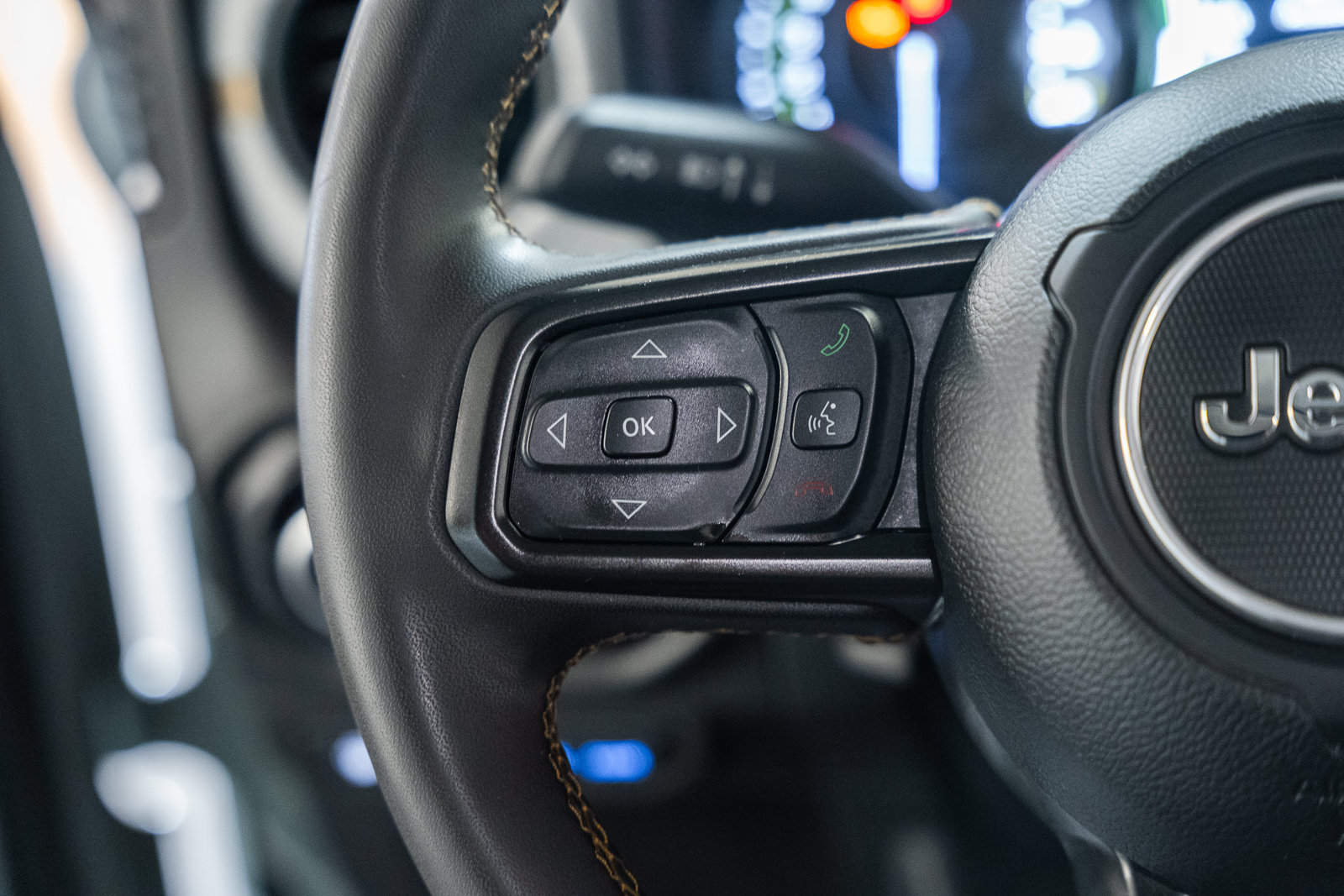 Used 2024 Jeep Wrangler Unlimited AWD/4WD image 37