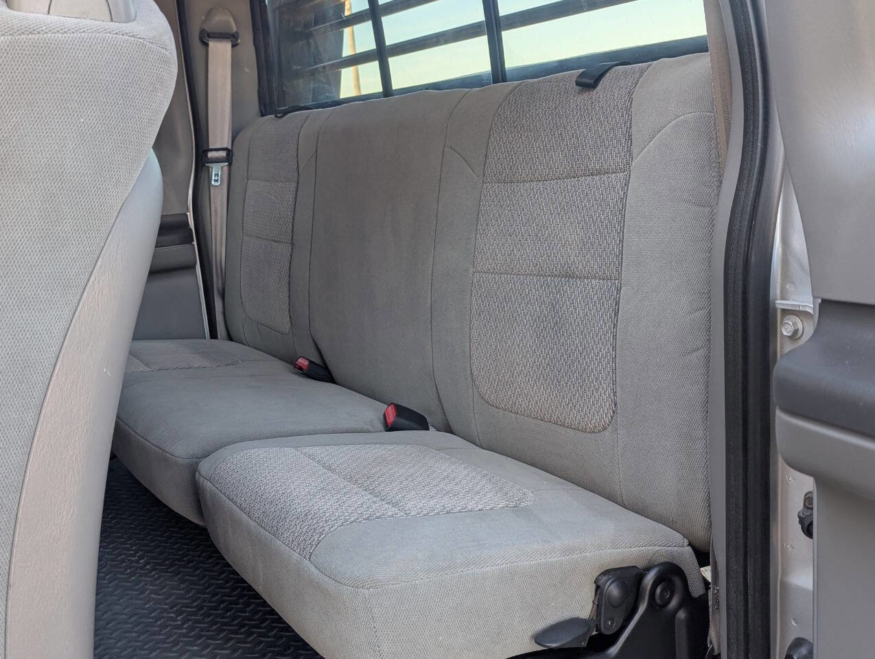 Used 2003 Ford F250 XLT image 9