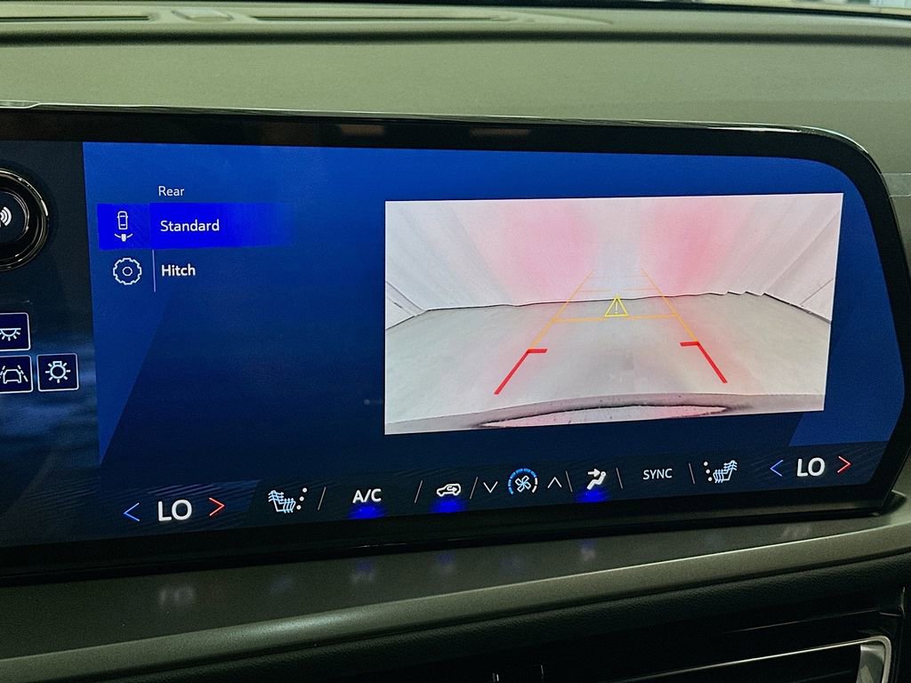 New 2025 Chevrolet Traverse LT FWD image 15