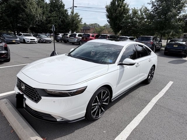 Used 2023 Honda Accord Touring image 6