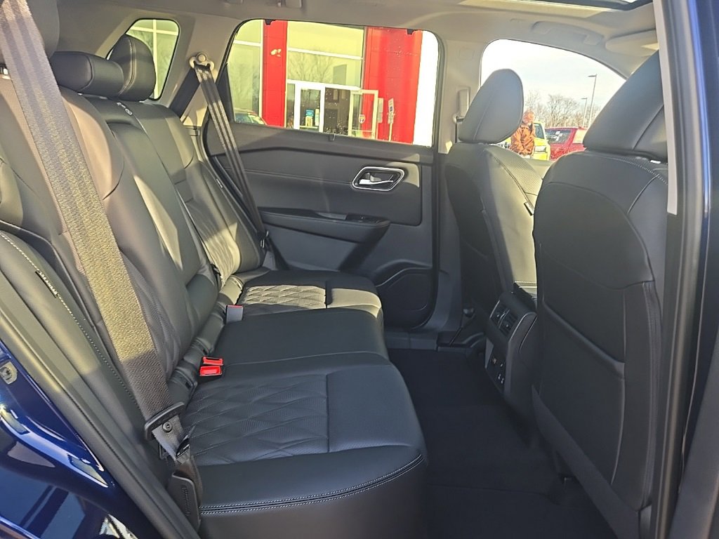 New 2026 Nissan Rogue Platinum image 32