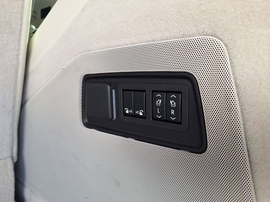 Certified 2023 Cadillac Escalade Premium Luxury Platinum w/ LPO, Radiant Package image 28