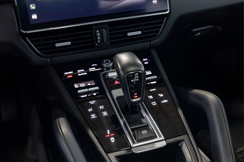 Used 2023 Porsche Cayenne Coupe AWD/4WD image 34