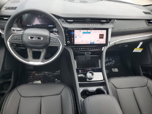 New 2026 Jeep Grand Cherokee L Limited w/ Limited Altitude Package AWD/4WD image 13