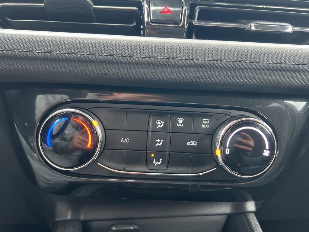 Used 2025 Chevrolet TrailBlazer LT w/ Driver Confidence Package image 20