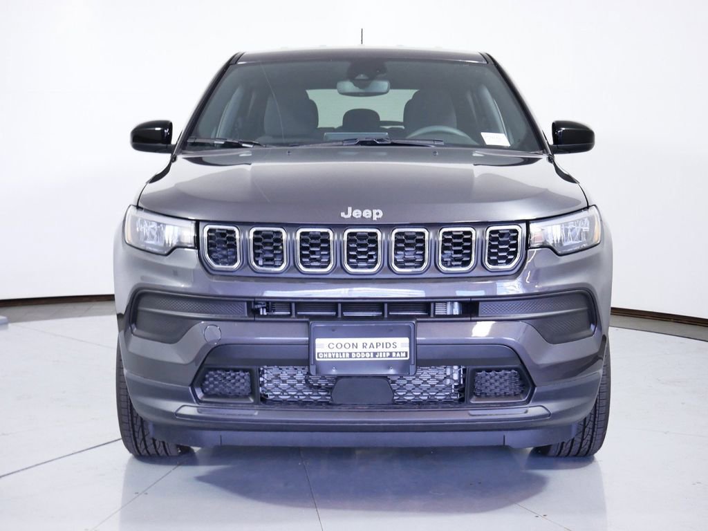 Used 2024 Jeep Compass Sport image 4