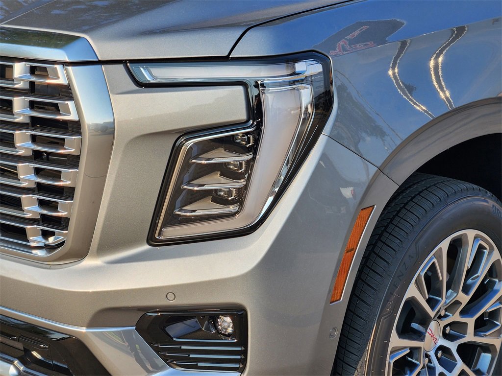 New 2026 GMC Yukon Denali w/ Sun & Power Step Package image 5