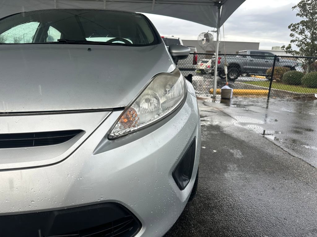 Used 2013 Ford Fiesta S image 19
