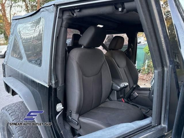 Used 2015 Jeep Wrangler Sport w/ Connectivity Group image 12