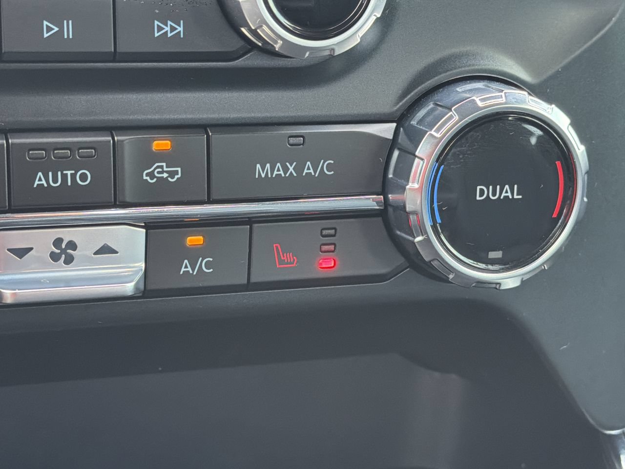 Used 2025 Ford F150 Lightning XLT AWD/4WD image 24