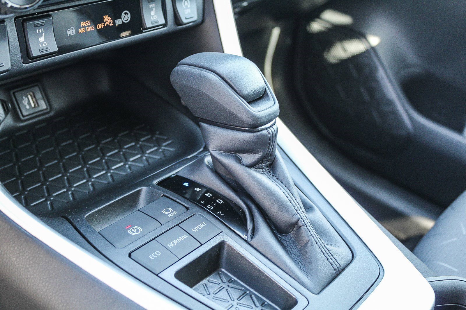 New 2025 Toyota RAV4 XLE image 21