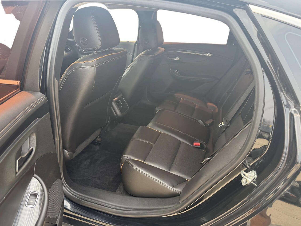 Used 2016 Chevrolet Impala LTZ FWD image 11