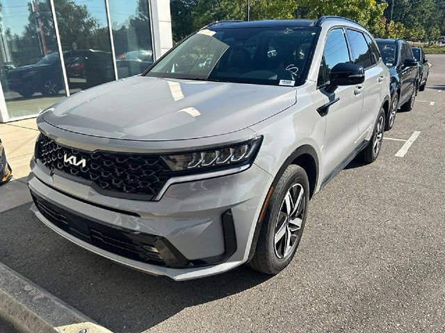 Certified 2023 Kia Sorento EX w/ Panoramic Sunroof Package FWD image 10