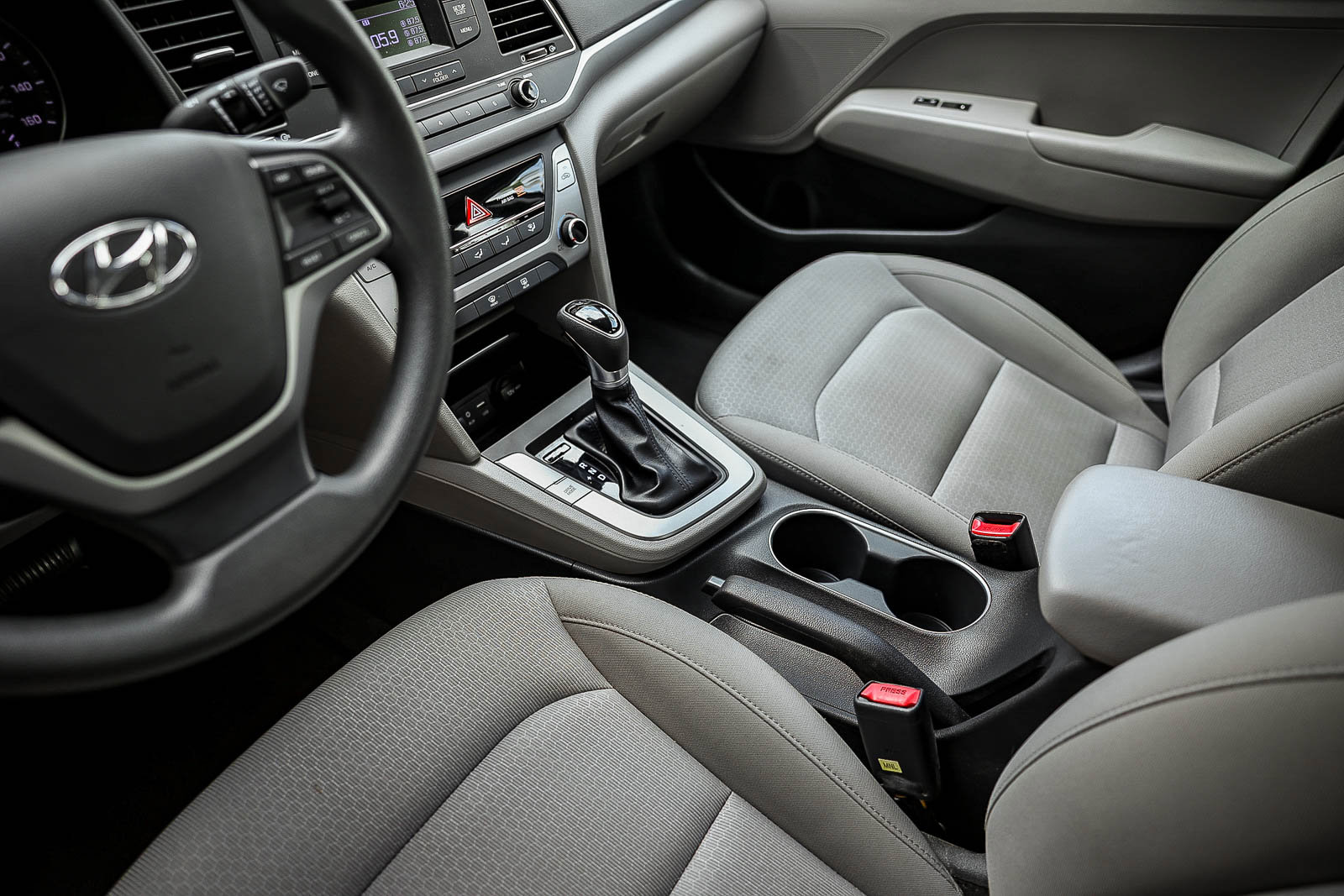 Used 2017 Hyundai Elantra SE image 24