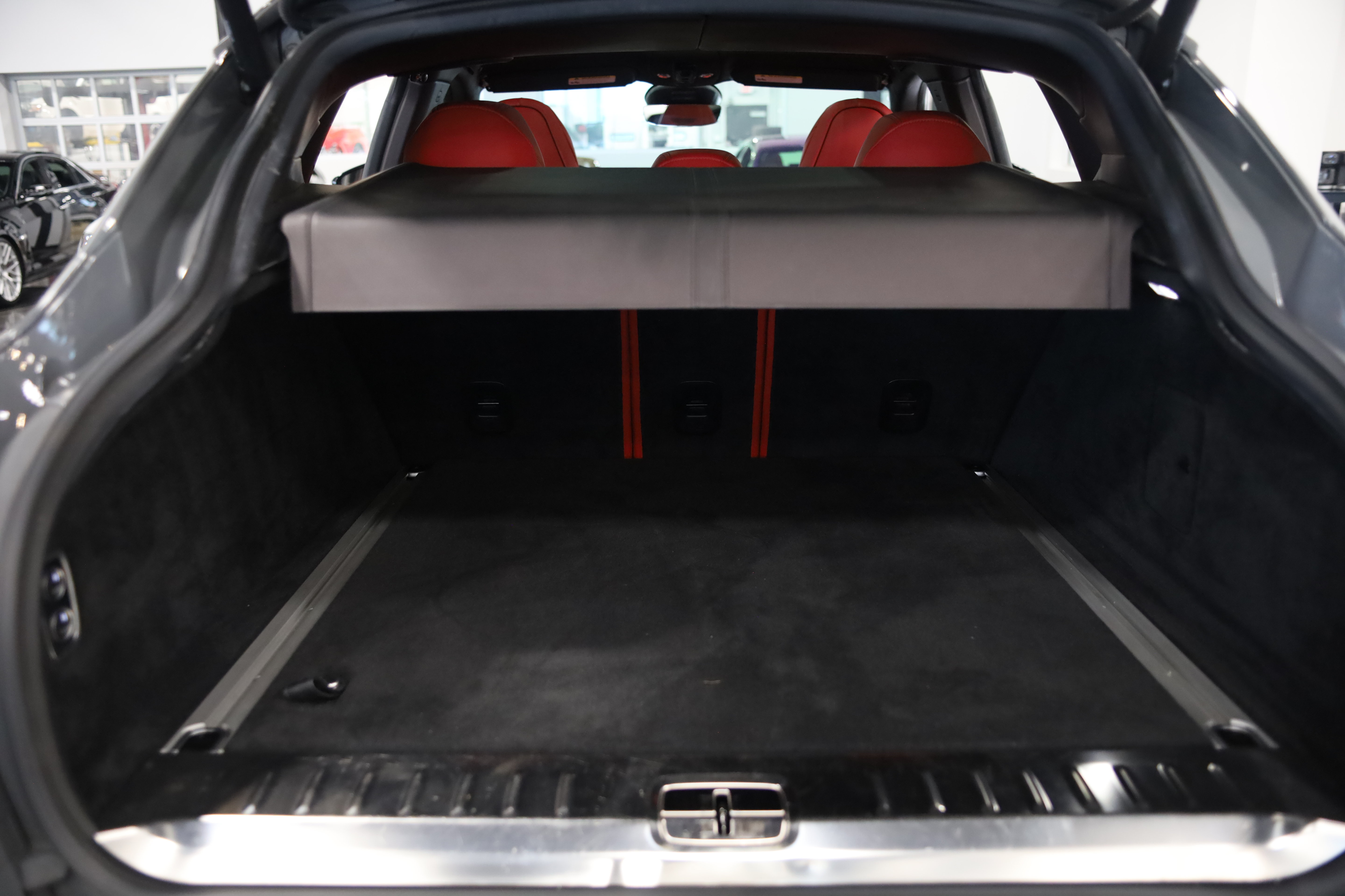 Used 2022 Aston Martin DBX AWD/4WD image 7